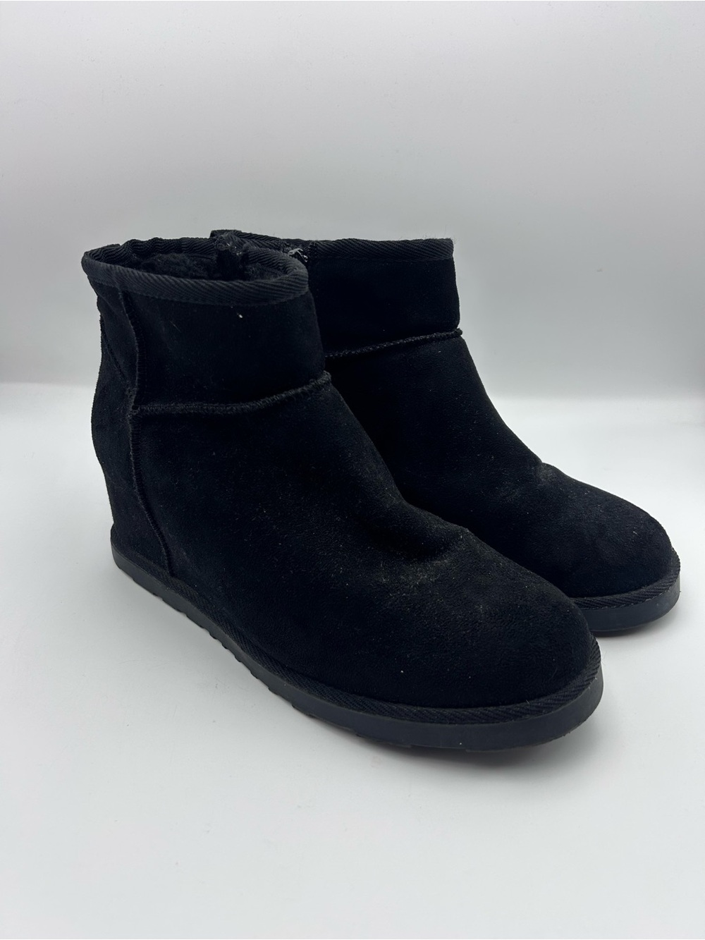 Dunes Black Faux Suede Winter Ankle Boots – Women’s Size 9
